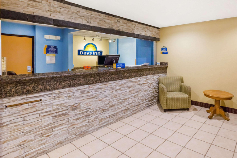 Public Area 3, Days Inn by Wyndham Ankeny - Des Moines, Polk
