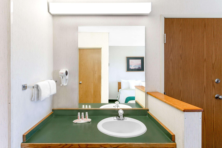 Bedroom 3, Hotel Butte, Silver Bow