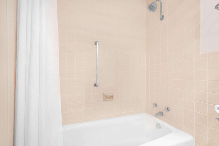 Bathroom 4, Hot Springs Hotel and Spa, Hot Springs