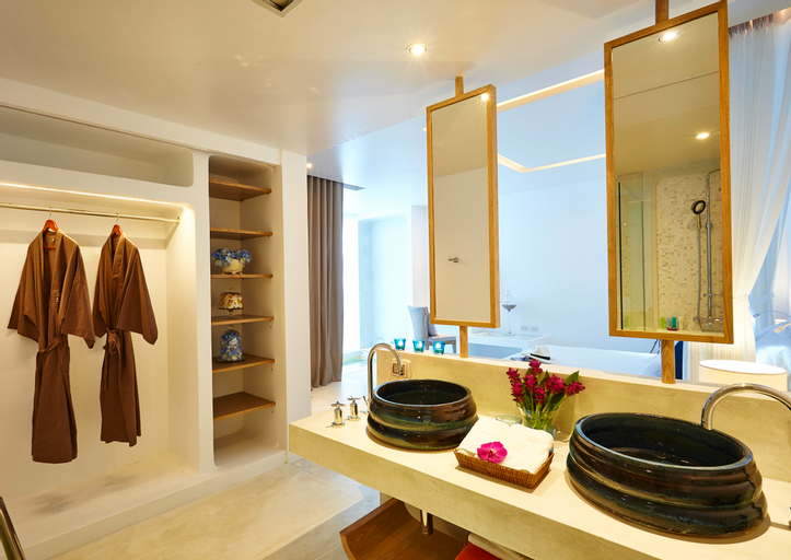 Bathroom 6