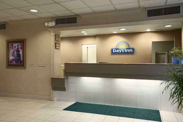 Public Area 2, Days Inn by Wyndham Sidney OH, Shelby