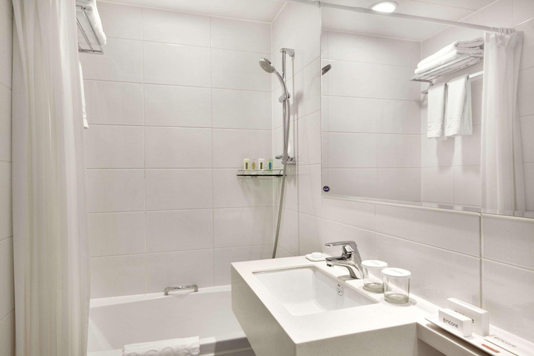 Bathroom, Ramada Encore Seoul Dongdaemun, Dong-daemun