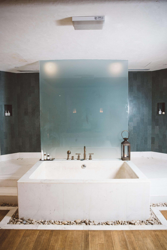 Bathroom 5, Symphony Style Kuwait, Salmiya
