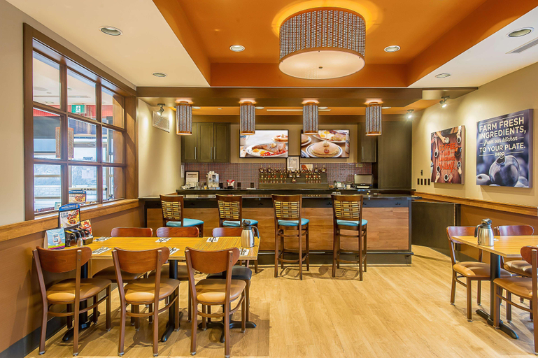 Food & Drinks 4, Ramada by Wyndham Niagara Falls by the River, Niagara