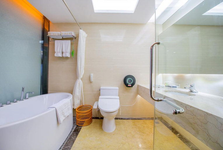 Bathroom, Zhongshan Louis Hotel, Zhongshan