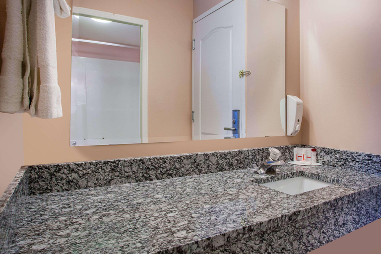 Bathroom 4, Ramada by Wyndham 100 Mile House, Cariboo