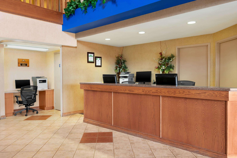 Public Area 3, Days Inn & Suites by Wyndham Thompson, Division No. 22