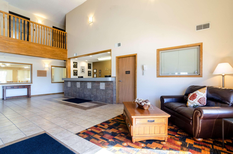Public Area 2, Rodeway Inn Ainsworth, Brown