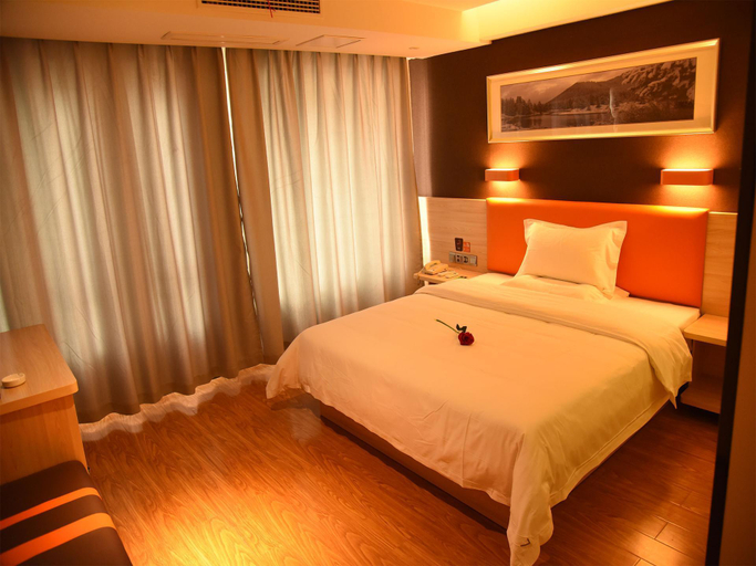 Bedroom 3, 7 Days Premium Chongqing Baishiyi Hot Spring Center, Chongqing