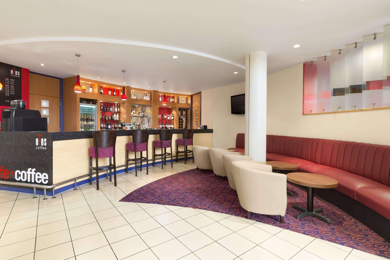 Public Area 2, Ramada London North M1, London