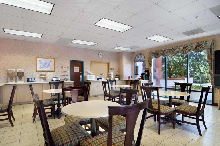 Food & Drinks, Days Inn And Suites by Wyndham Savannah Gateway, Chatham