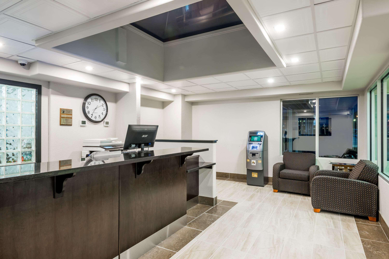 Public Area 2, Super 8 by Wyndham Grande Prairie, Division No. 19