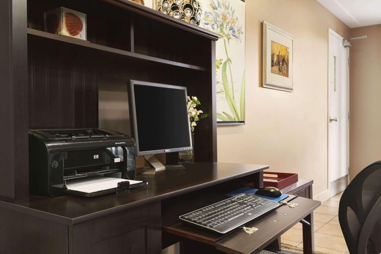 Public Area 2, Travelodge by Wyndham Spruce Grove, Division No. 11
