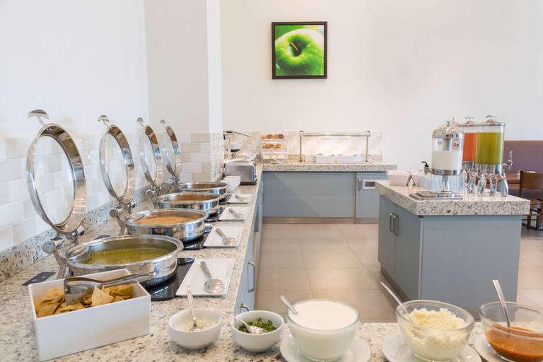 Food & Drinks 5, Wyndham Garden Celaya, Celaya