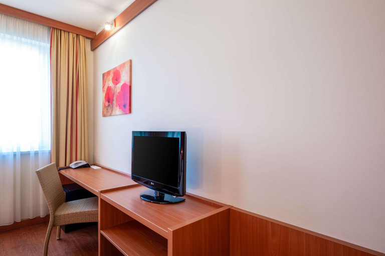 Bedroom 4, City Hotel Budapest, Budapesti