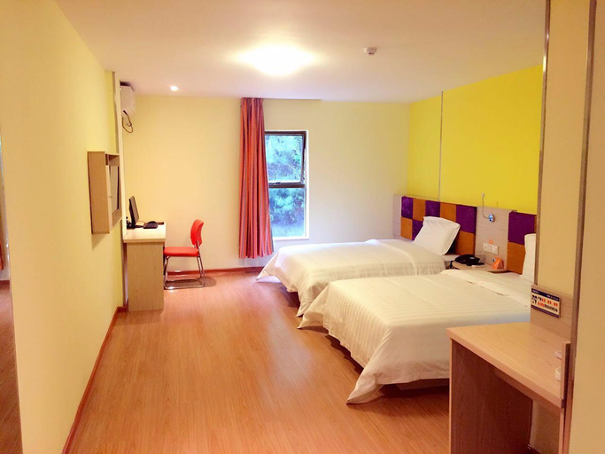 Bedroom 3, 7 Days Inn·Huitong Railway Station Square, Huaihua