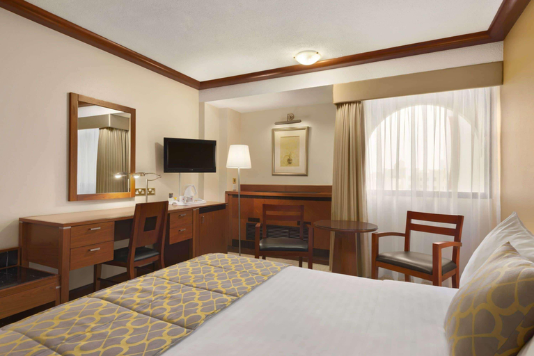 Bedroom 3, Ramada by Wyndham Bahrain, Manama