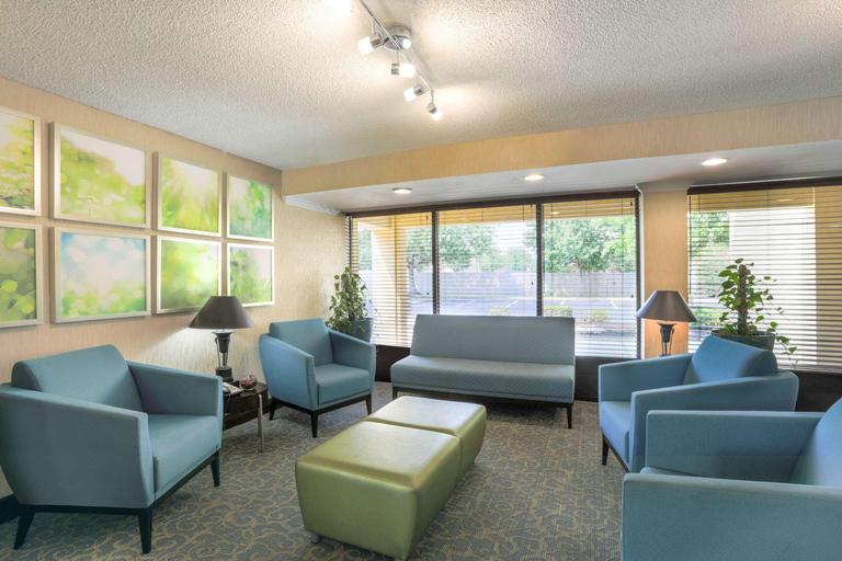 Public Area 2, Days Inn by Wyndham Newark Wilmington, New Castle