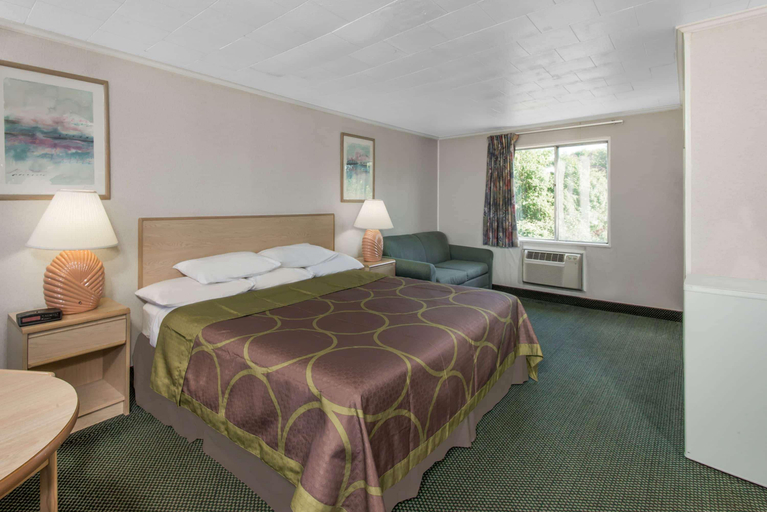 Bedroom 2, Super 8 By Wyndham W Yarmouth Hyannis/Cape Cod, Barnstable