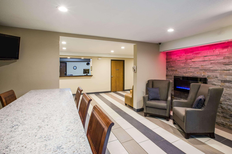 Public Area 3, Baymont by Wyndham Cedar Rapids, Linn