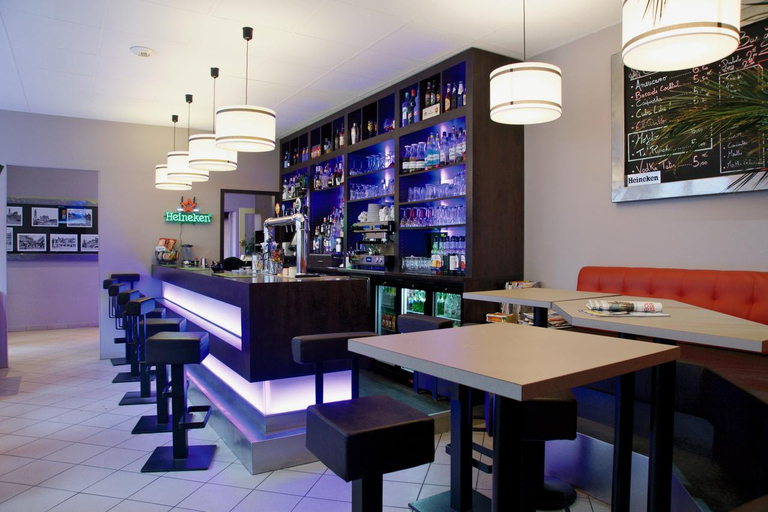 Food & Drinks 5, Hotel De la Place, Calvados