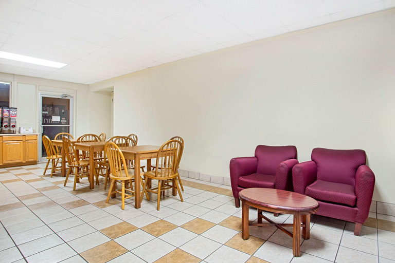 Public Area 3, Bristol Parkway Inn, Sullivan