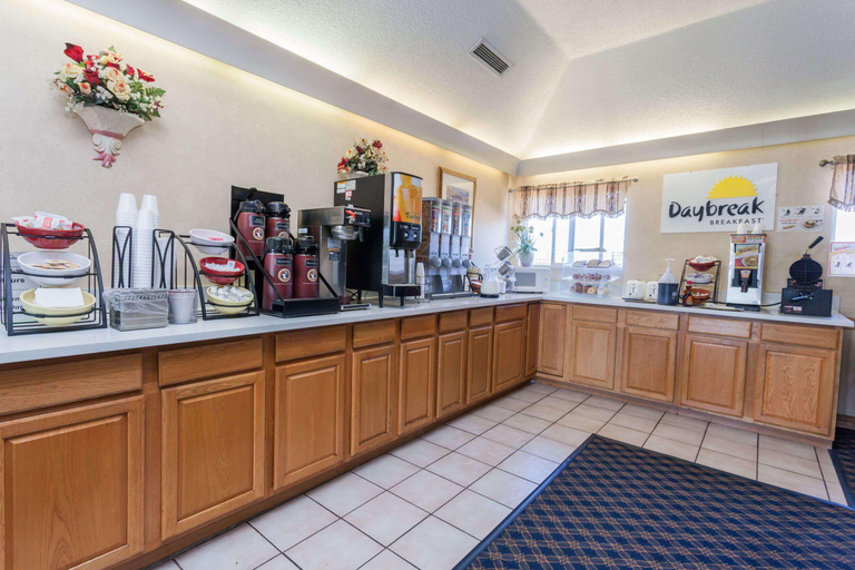 Public Area 2, American Inn and Suites Dundee, Monroe