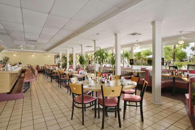 Food & Drinks 4, Days Inn by Wyndham Palm Springs, Riverside