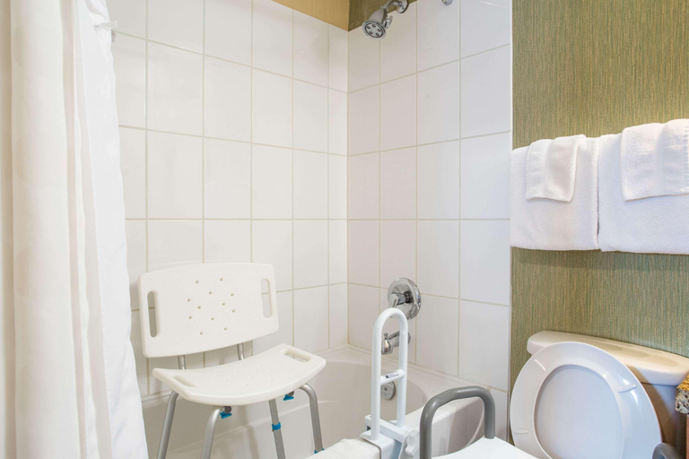 Bathroom 5, Ramada by Wyndham Williams Lake, Cariboo