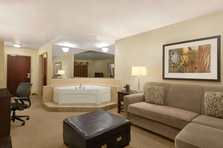 Public Area 2, Ramada by Wyndham Drayton Valley, Division No. 11