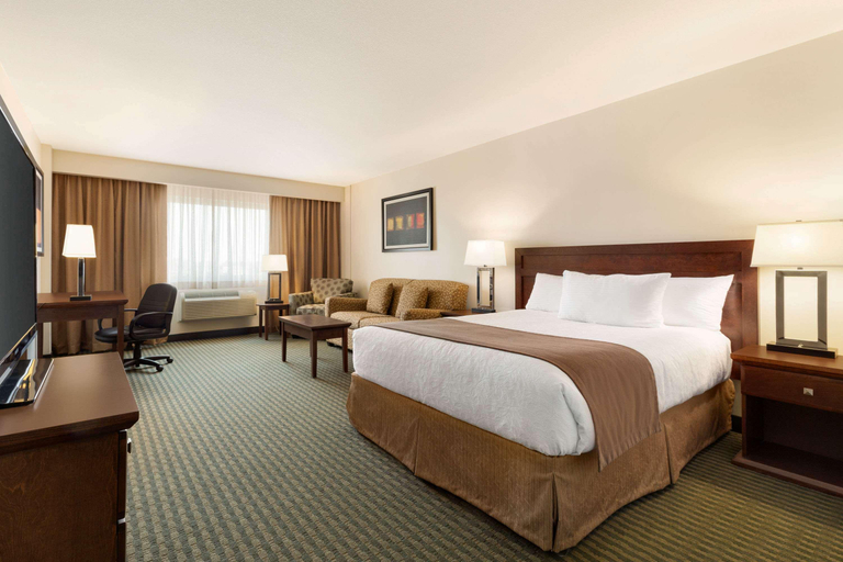 Bedroom 3, Travelodge by Wyndham Weyburn, Division No. 2