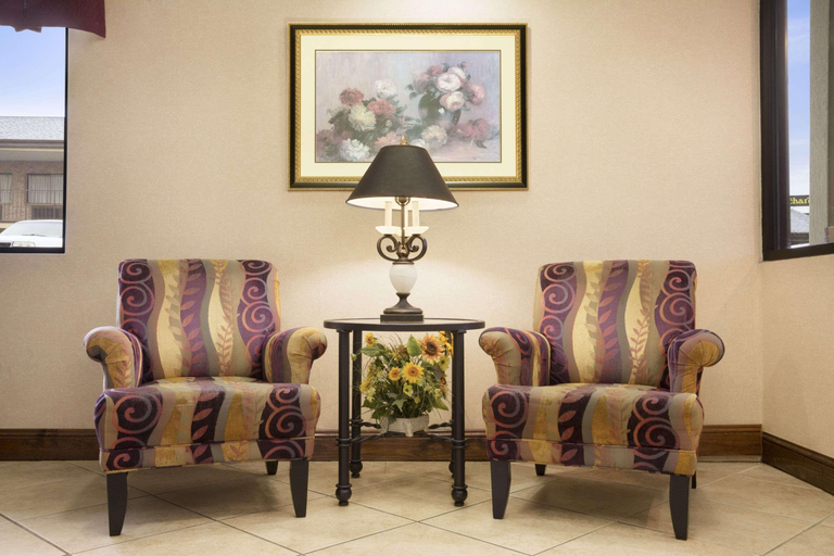 Public Area 2, Days Inn by Wyndham Weldon/Roanoke Rapids, Halifax