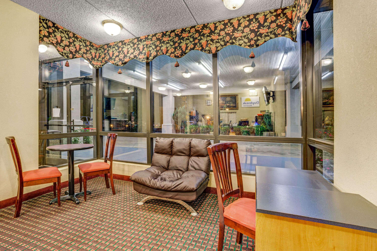 Public Area, Days Inn by Wyndham Hernando, Desoto