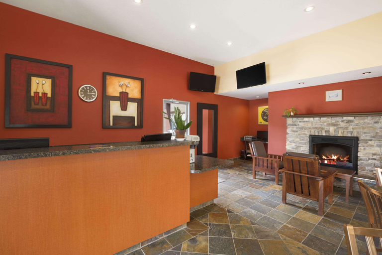 Public Area 2, NORTHWINDS HOTEL REVELSTOKE, Columbia-Shuswap