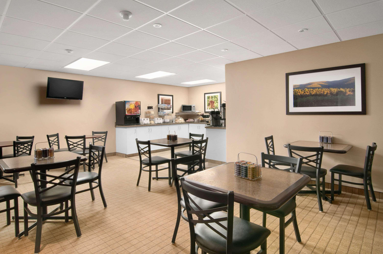 Food & Drinks 4, Travelodge by Wyndham Red Deer, Division No. 8