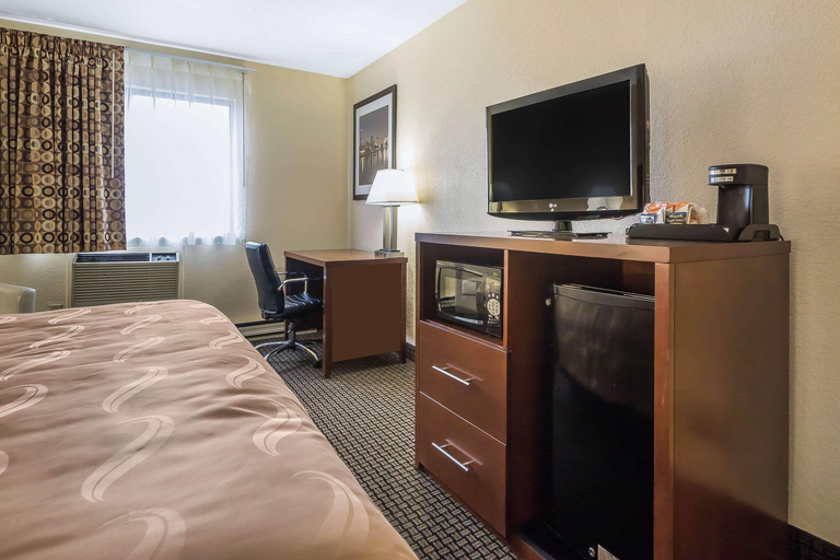 Bedroom 4, Quality Inn Janesville Area, Rock