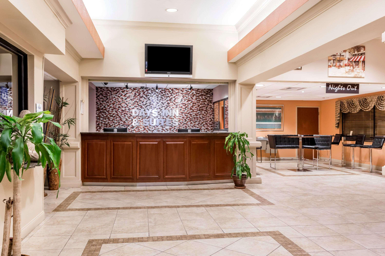 Public Area 3, Days Inn & Suites by Wyndham Lakeland, Polk