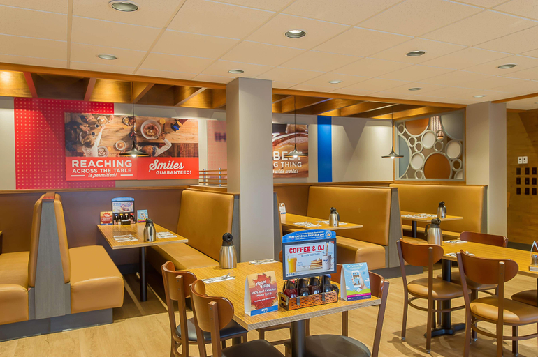 Food & Drinks 5, Ramada by Wyndham Niagara Falls by the River, Niagara