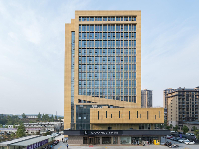 Exterior & Views 7