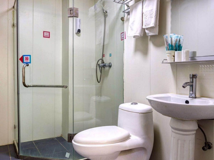 Bathroom, 7 Days Inn·Beijing Huaxiangqiao Xintiantan Hospital, Beijing