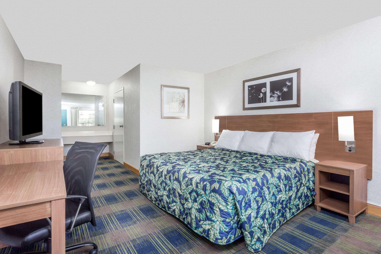 Bedroom 3, Days Inn by Wyndham Athens, Clarke