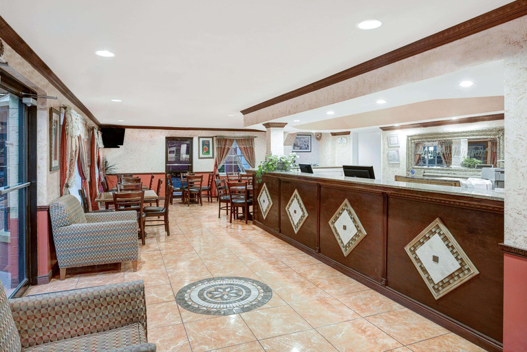 Public Area 2, Howard Johnson by Wyndham Ft. Myers FL, Lee