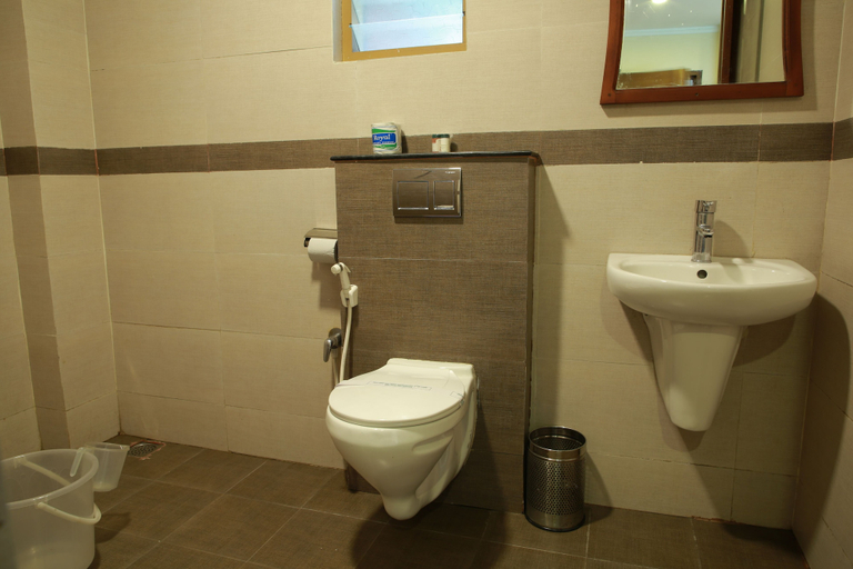 Bathroom 4, Le Celestium, Idukki
