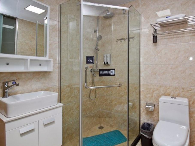 Bathroom 4, 7 Days Inn Hefei Railway Metro Station, Hefei