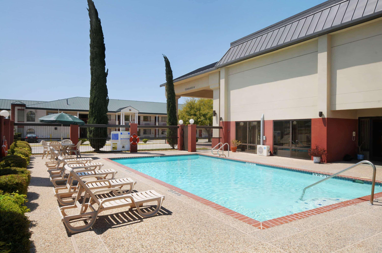 Sport & Beauty, Coratel Inn & Suites by Jasper New Braunfels, Comal