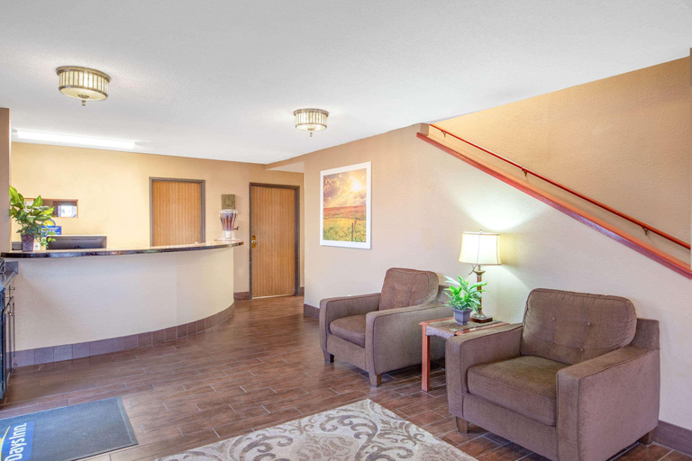 Public Area 2, Days Inn by Wyndham Salina I-70, Saline
