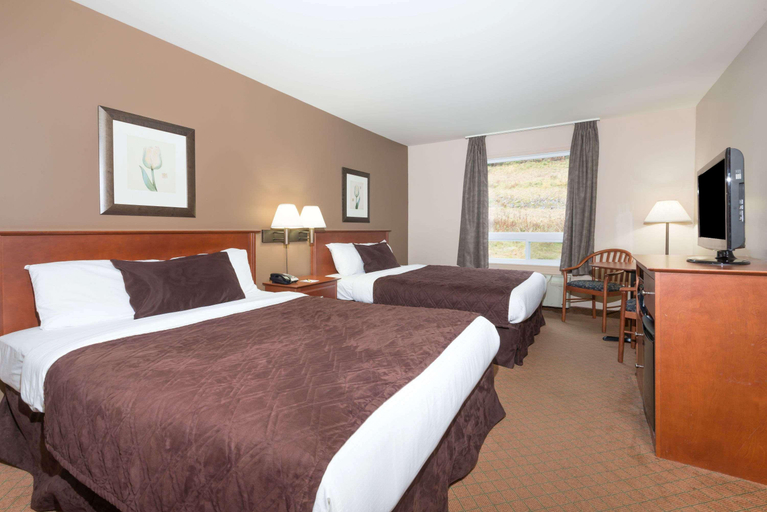 Bedroom 3, Super 8 by Wyndham Sainte Agathe Des Monts, Les Laurentides