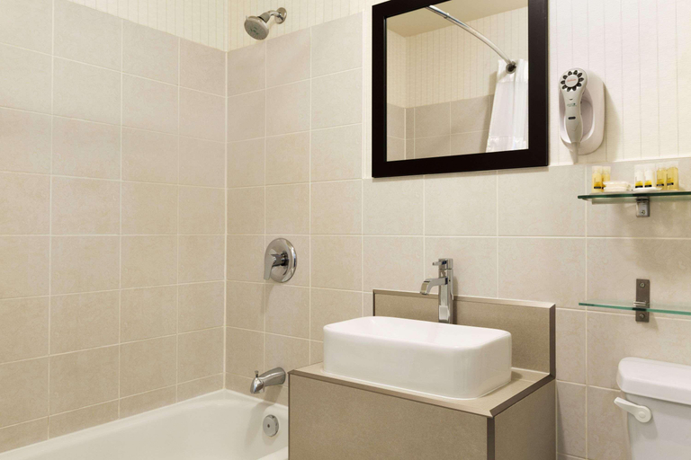Bathroom 4, Days Inn by Wyndham Vermilion, Division No. 10