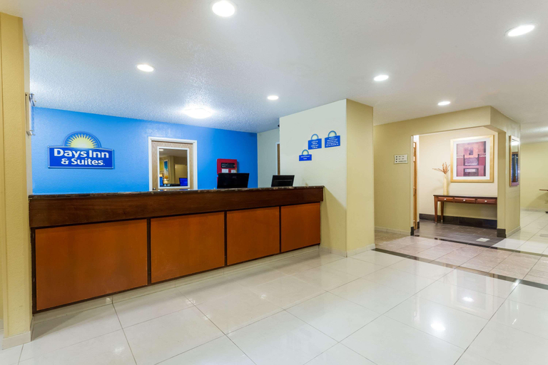 Public Area 3, Days Inn & Suites by Wyndham Bloomington/Normal IL, McLean