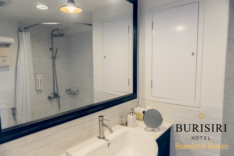 Bathroom 4